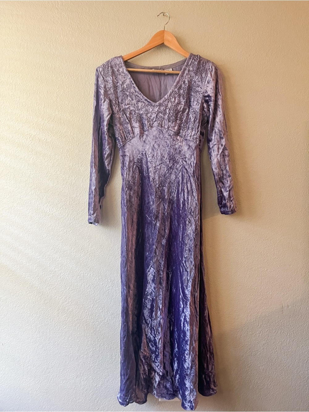 Vintage Nostalgia Crushed Velvet V-Neck Maxi Dress Floral Ren Faire Whimsygoth